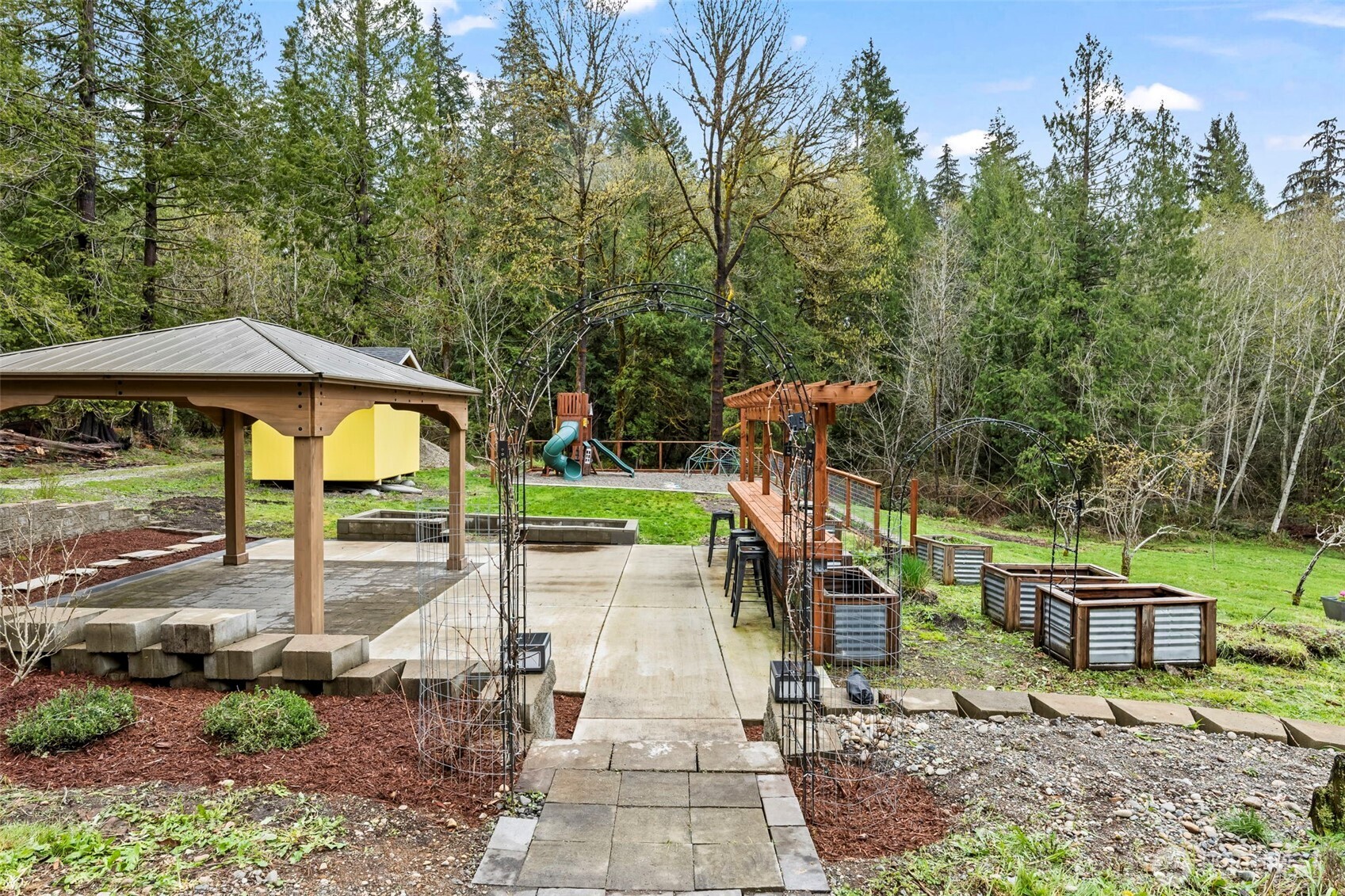 684 E State Route 302