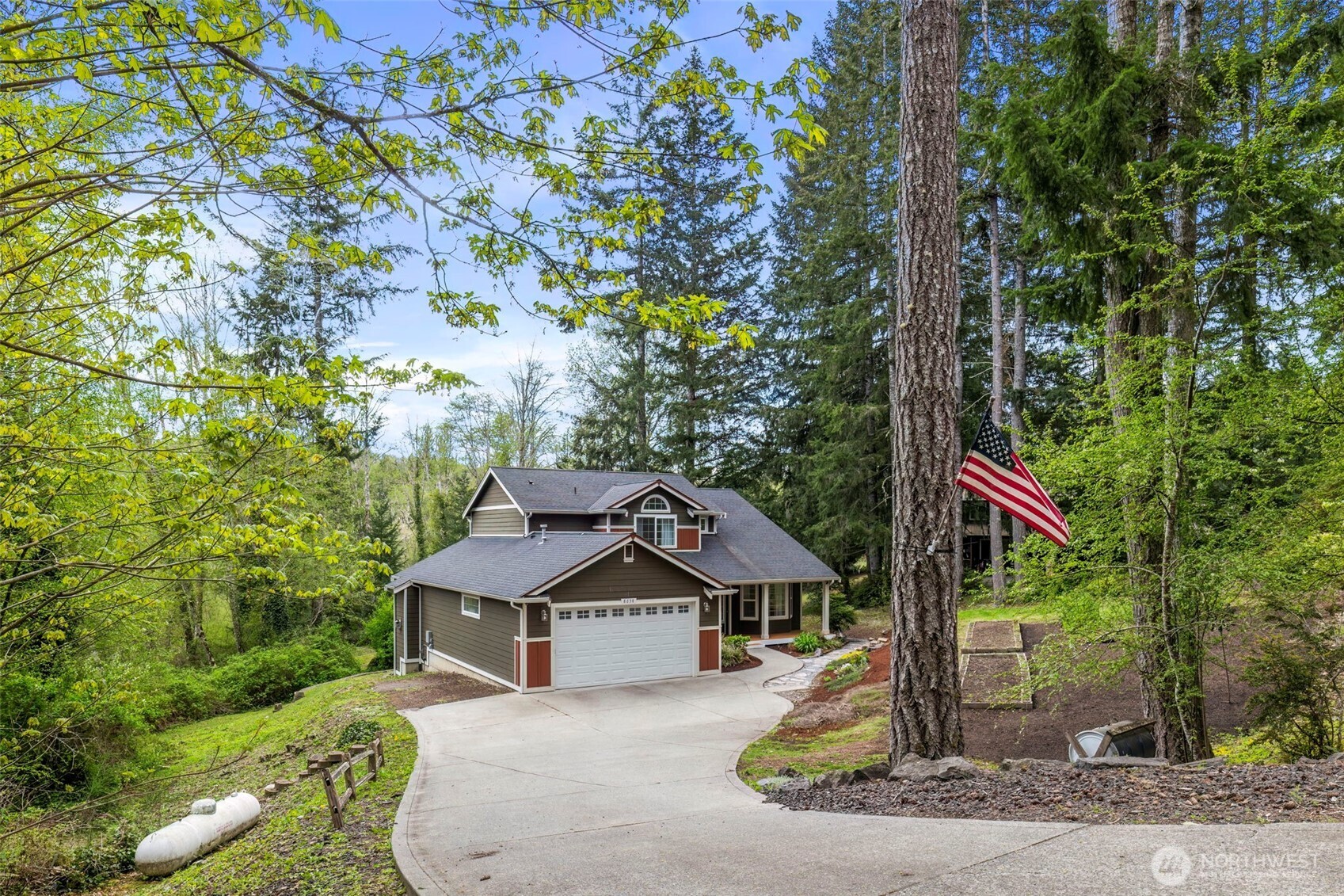 8638 Long Lake Road SE