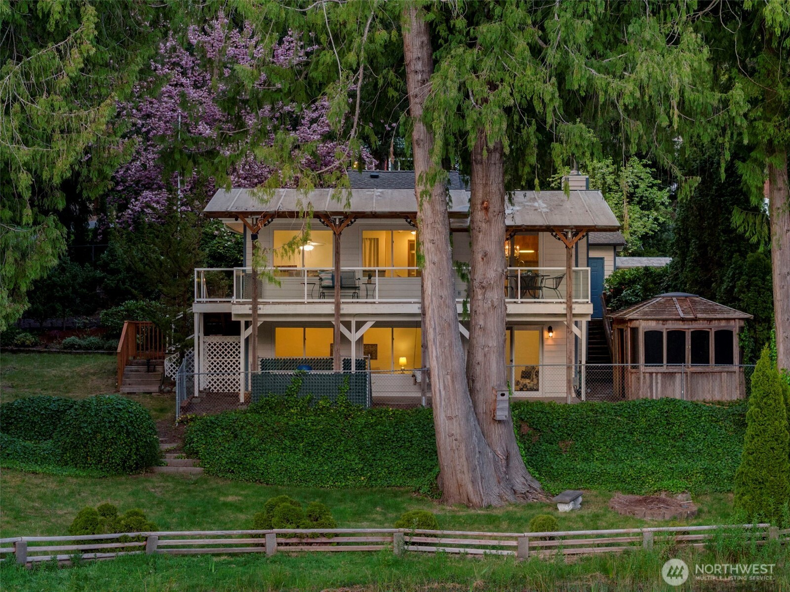 13496 Hillcrest St NW