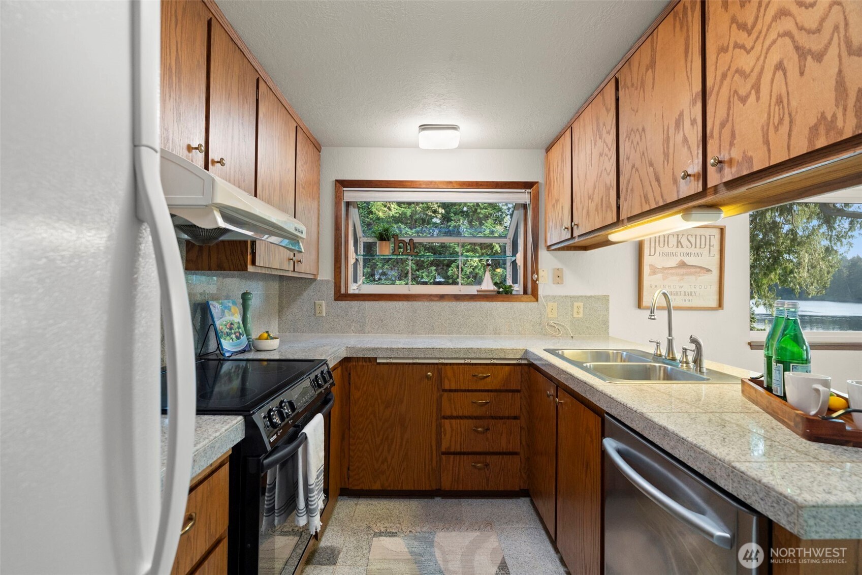 13496 Hillcrest St NW