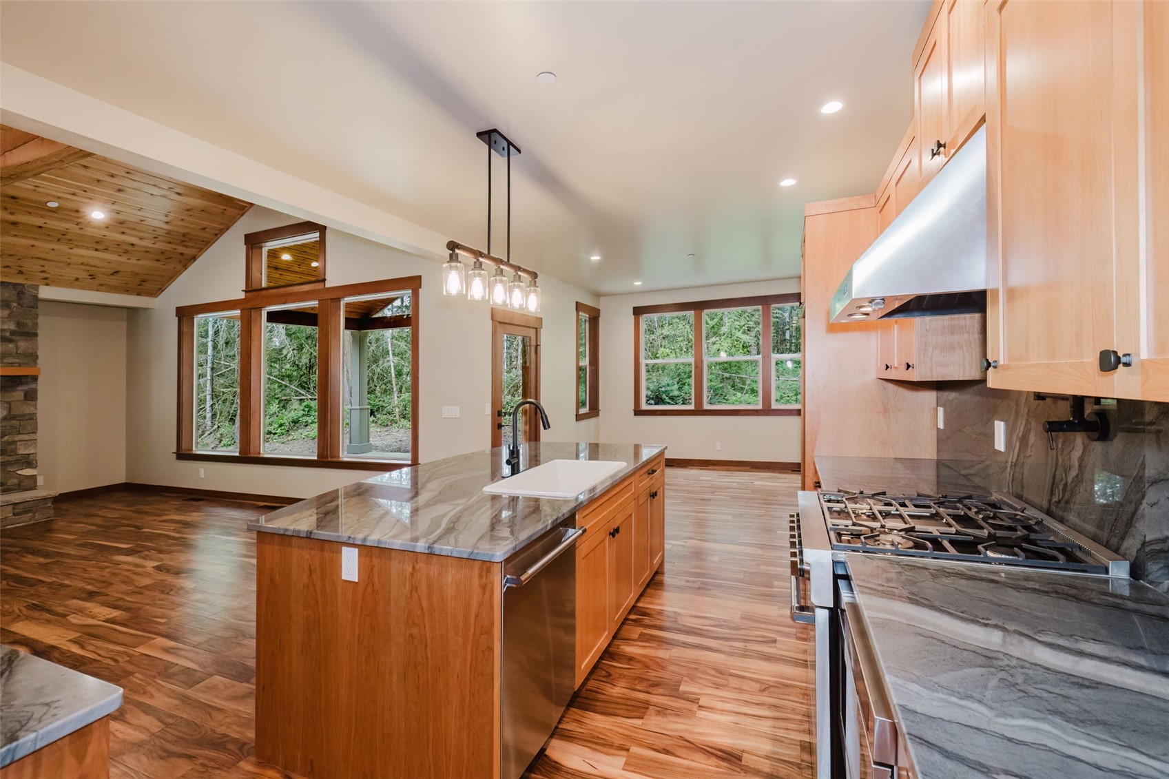 2075 NW Peterson Road