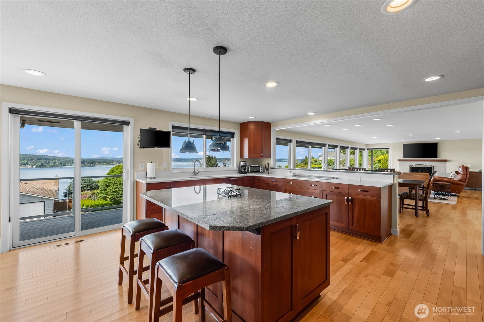 4615 Wayneworth Street W