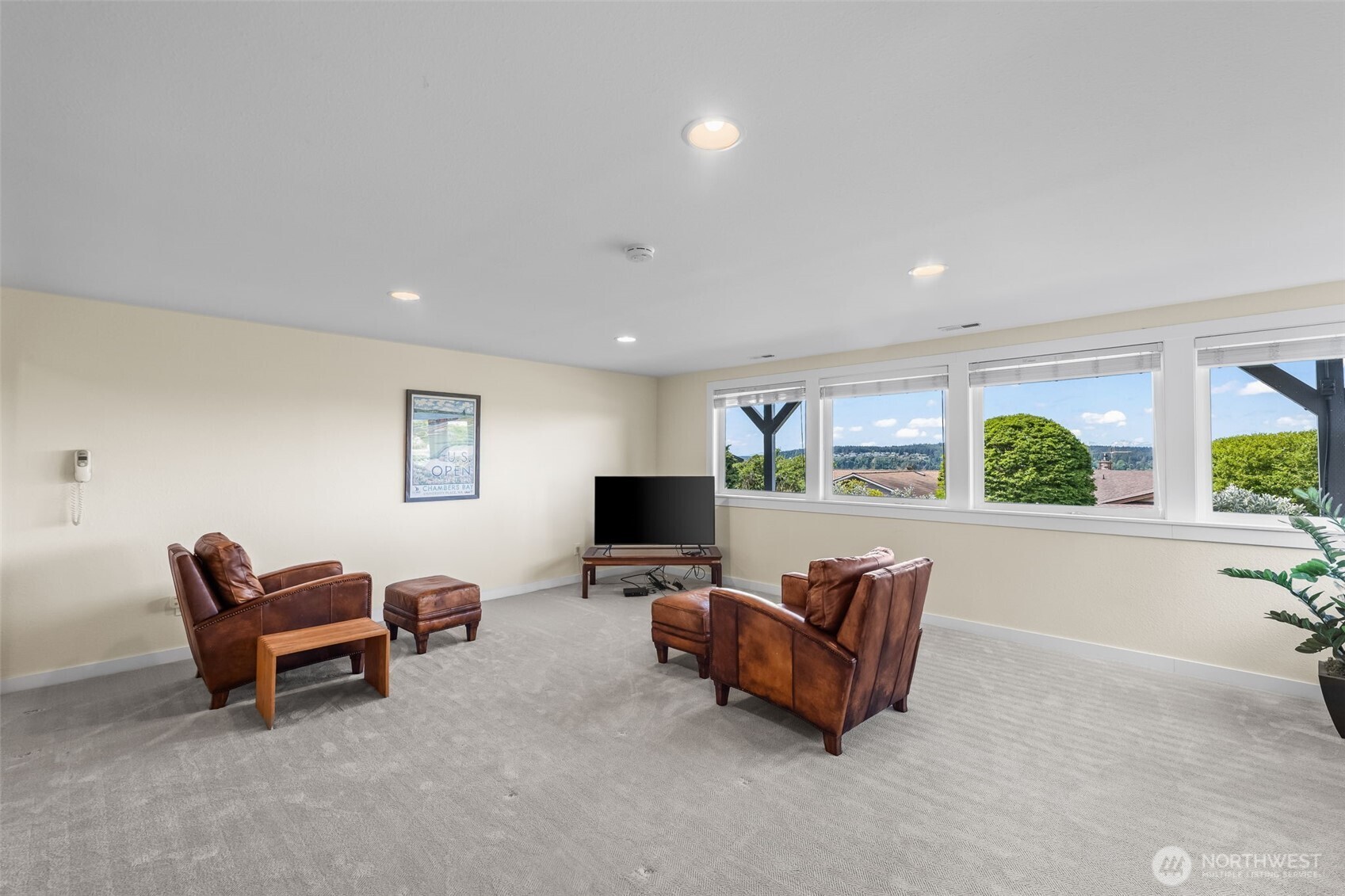 4615 Wayneworth Street W