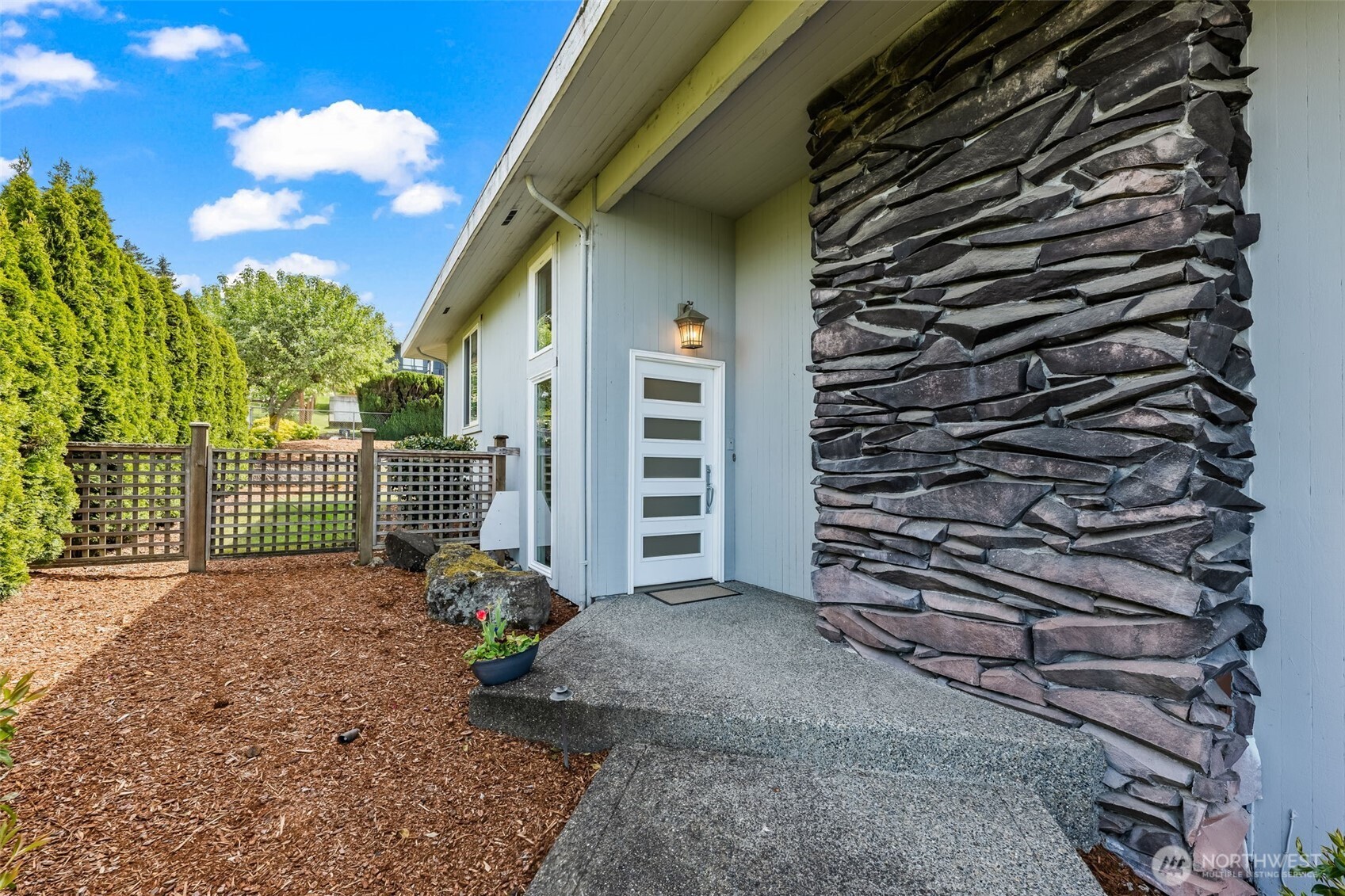 4615 Wayneworth Street W