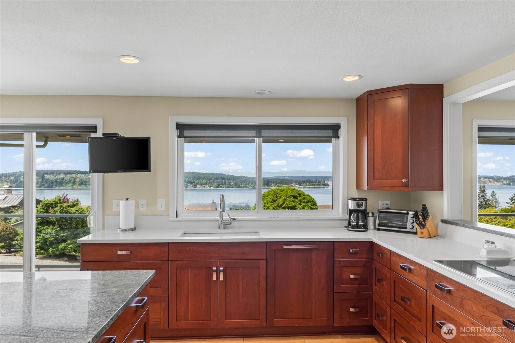 4615 Wayneworth Street W