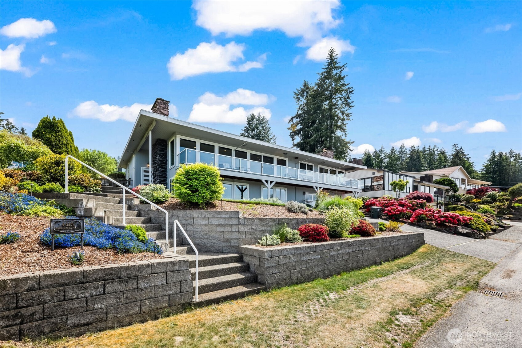 4615 Wayneworth Street W