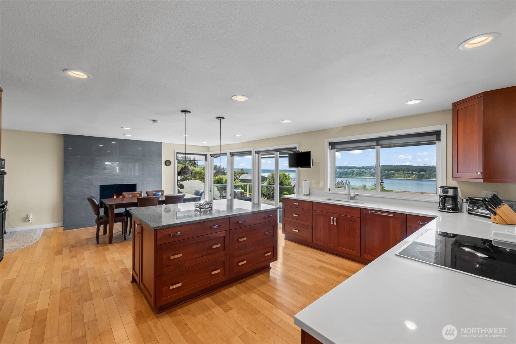 4615 Wayneworth Street W