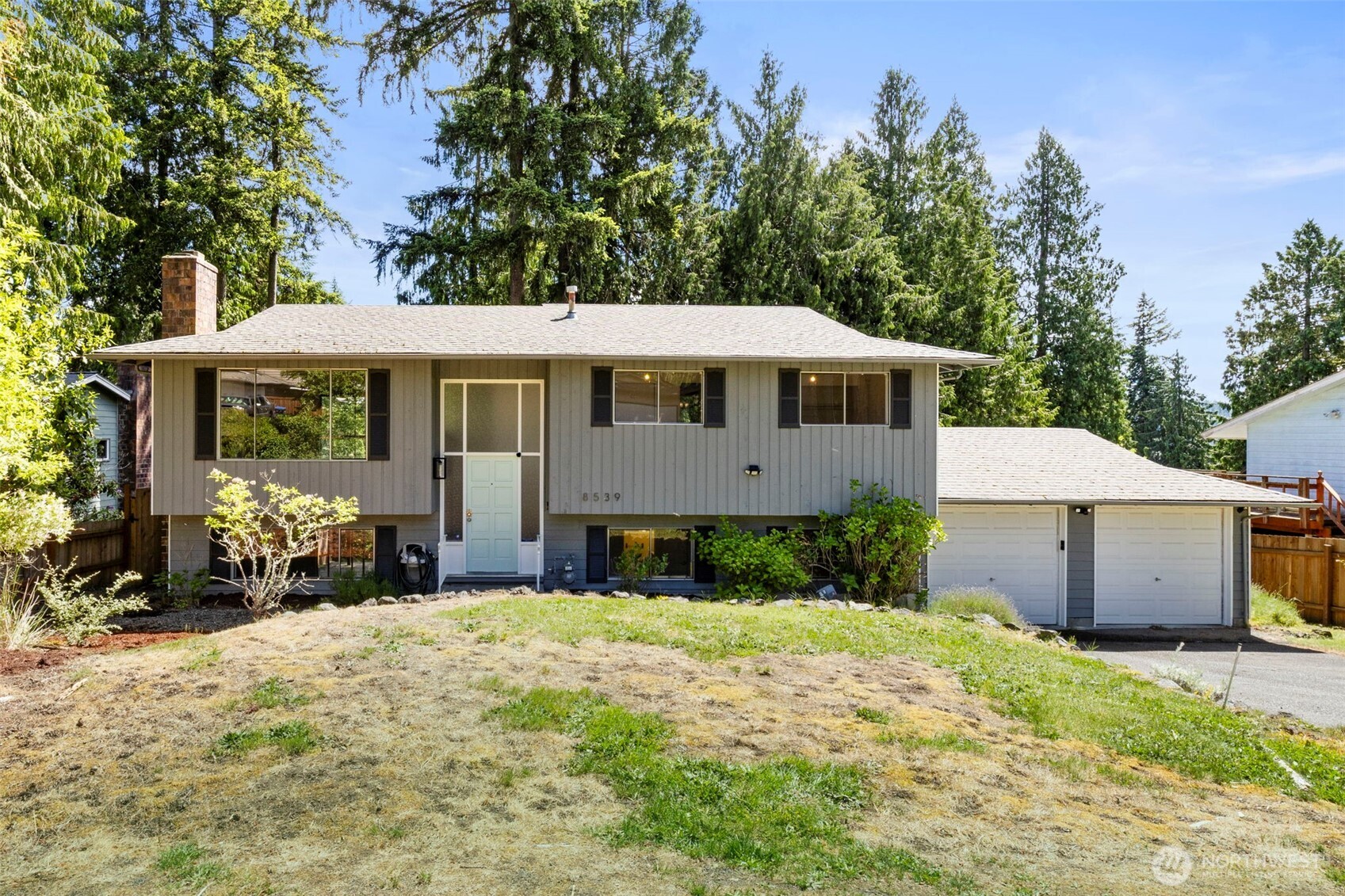 8539 University Point Circle NE