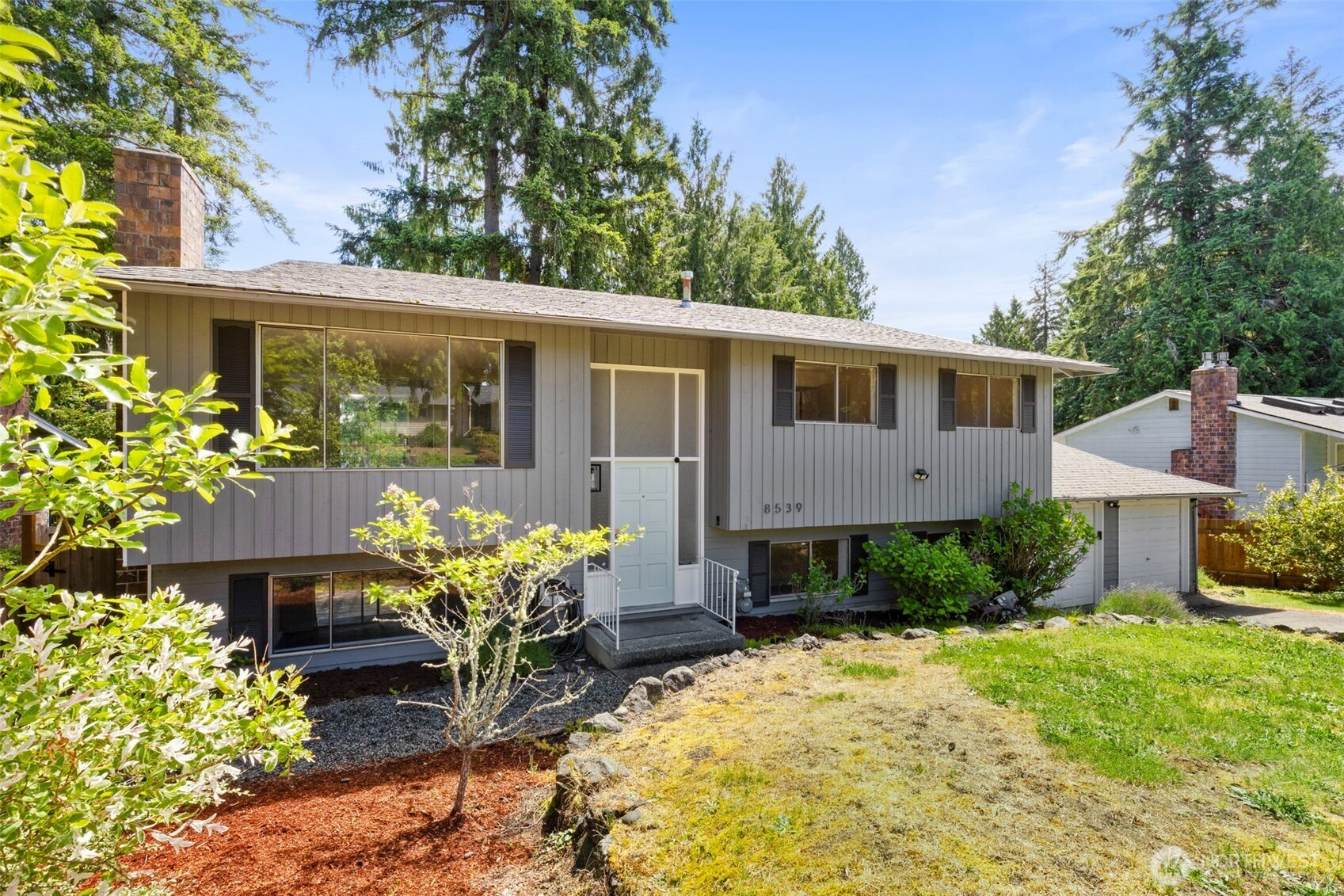 8539 University Point Circle NE