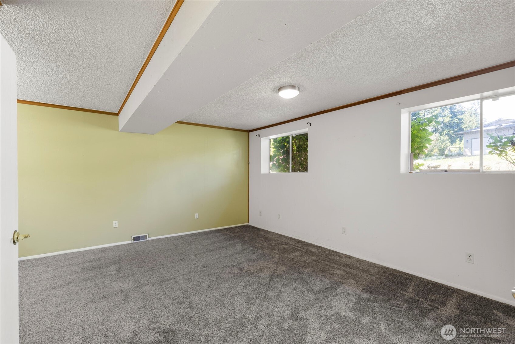 8539 University Point Circle NE