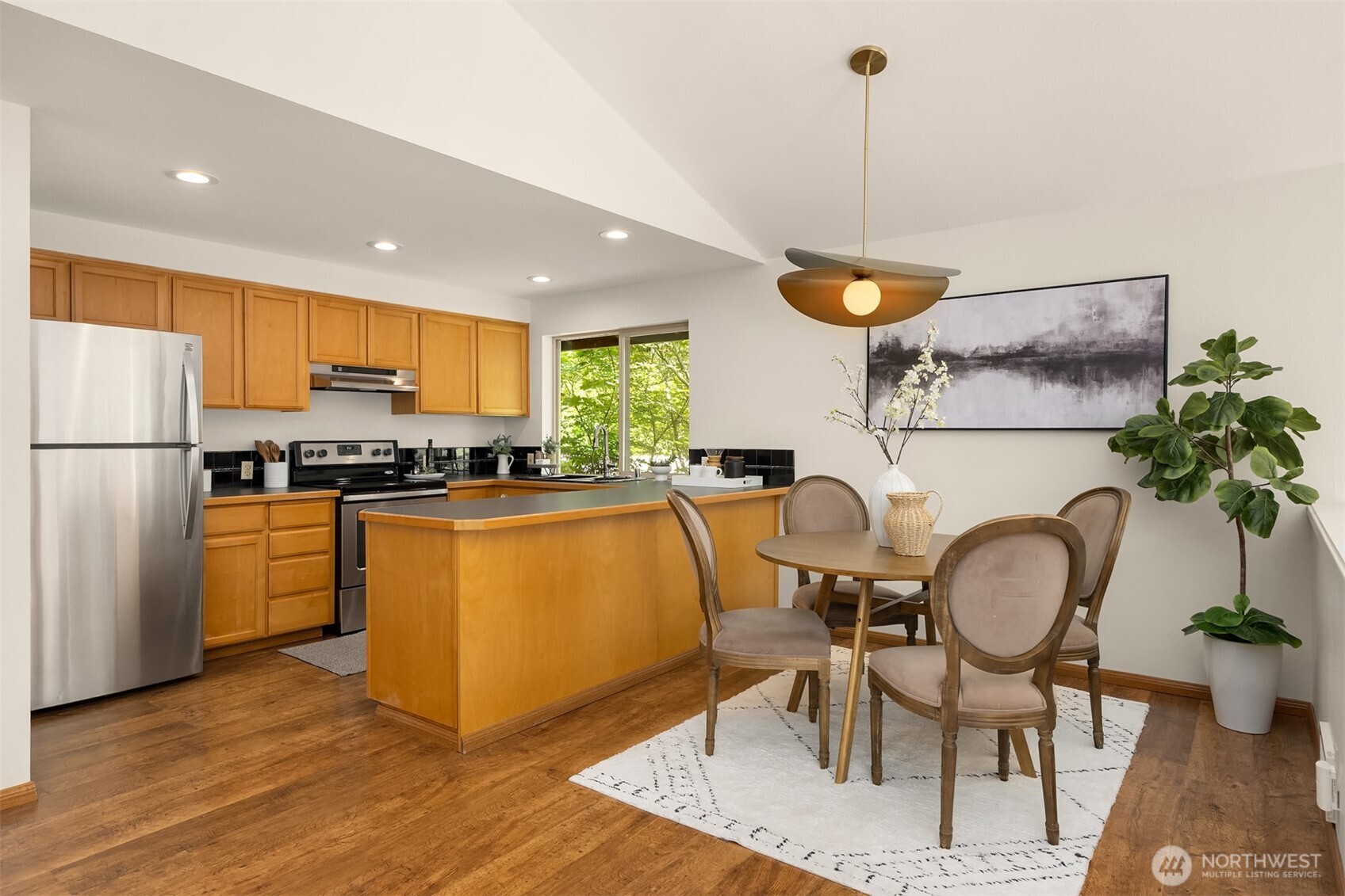 5724 NE Spruce Drive