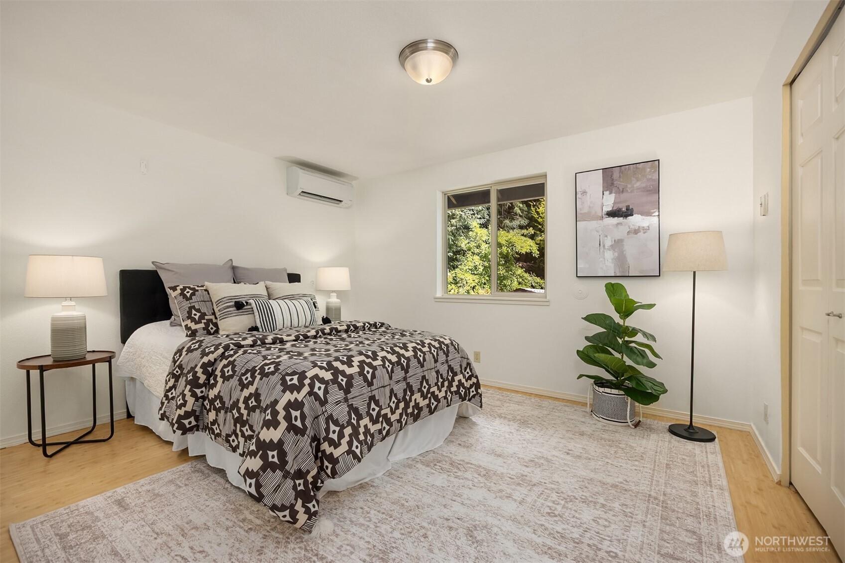 5724 NE Spruce Drive