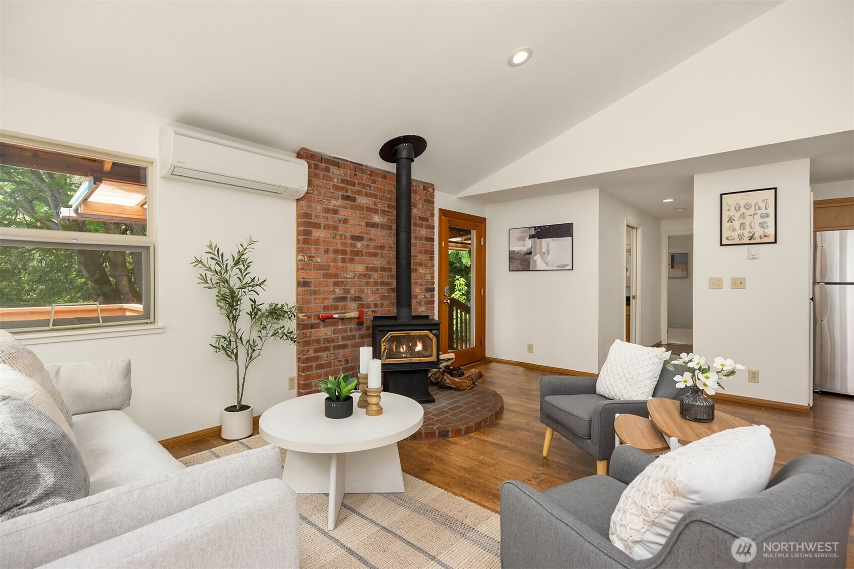 5724 NE Spruce Drive