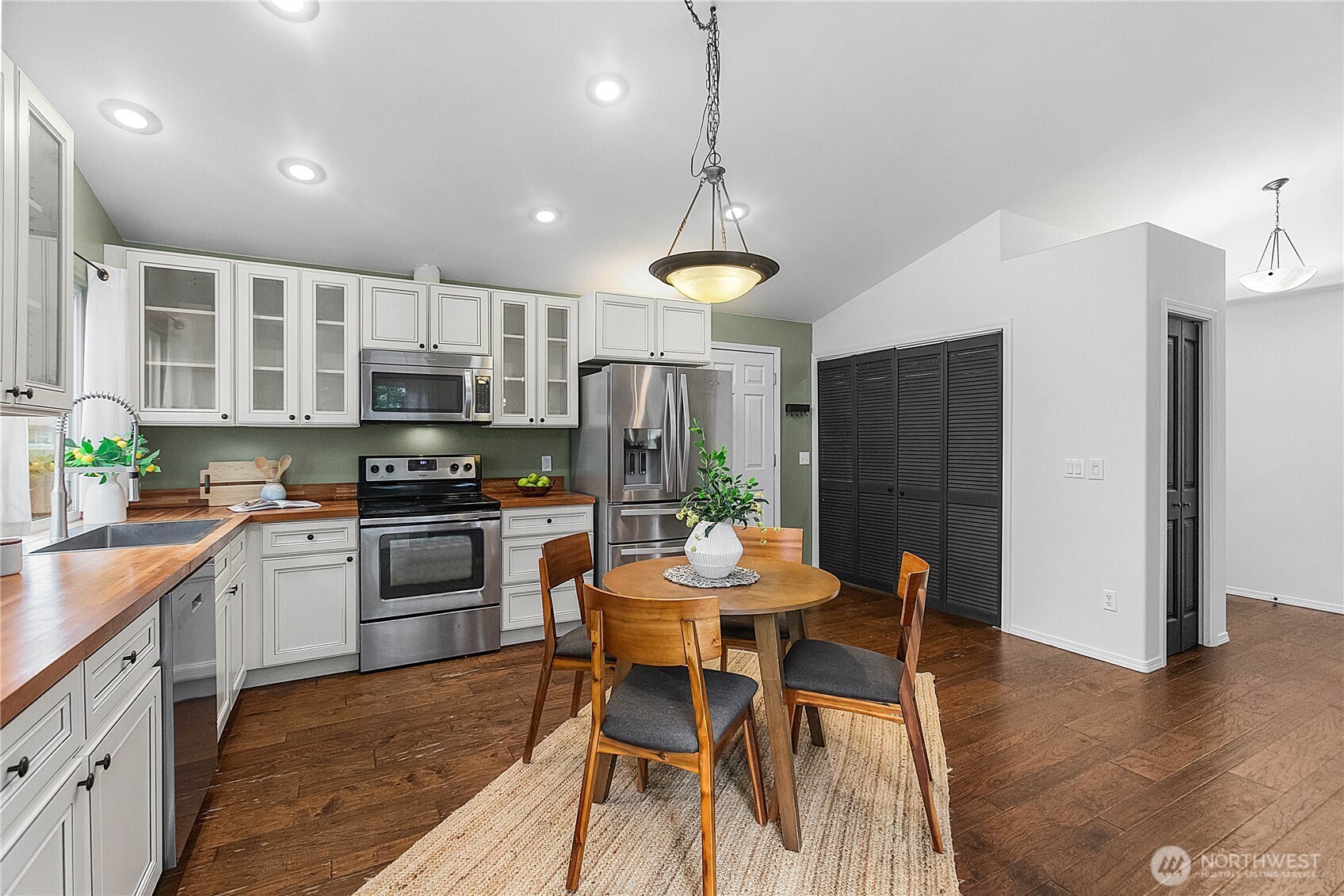 18280 Dalarna Court NE