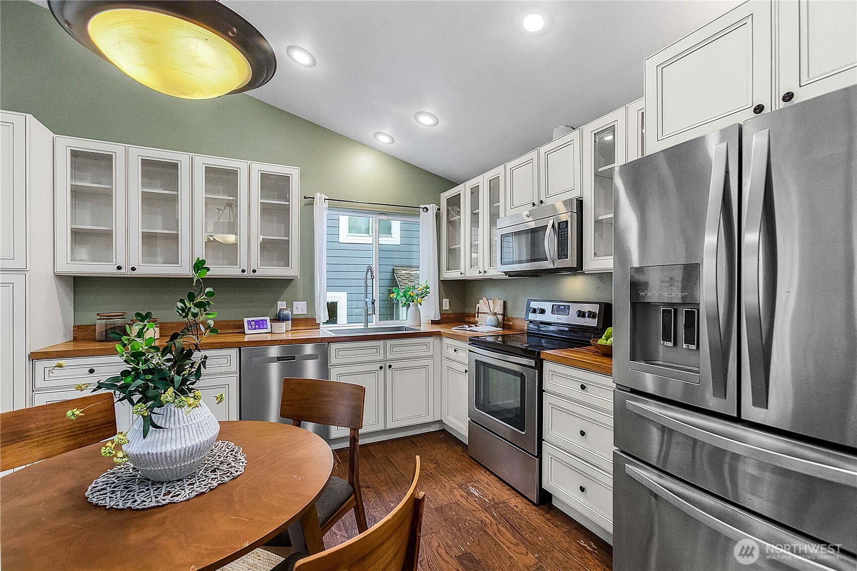 18280 Dalarna Court NE