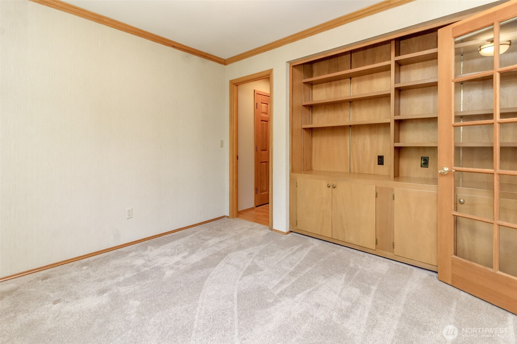 4915 Eagle Creek Lane