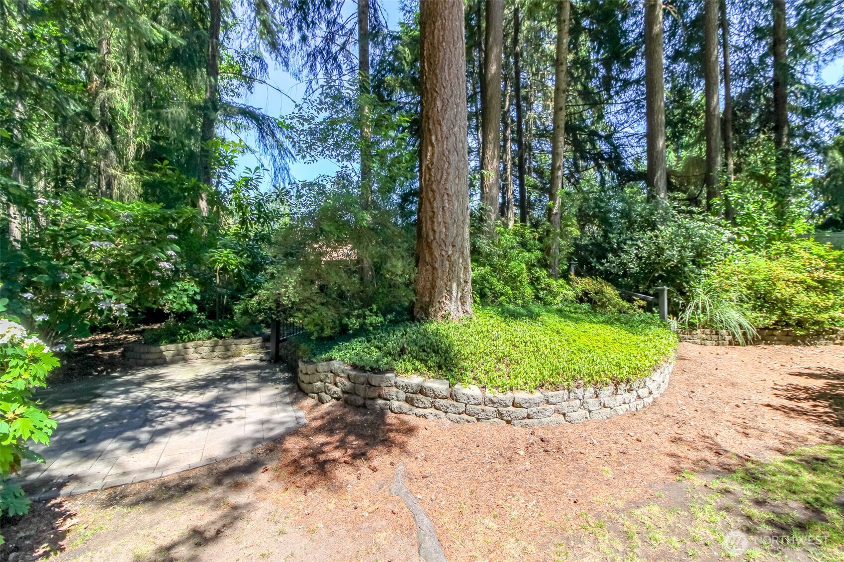 4915 Eagle Creek Lane