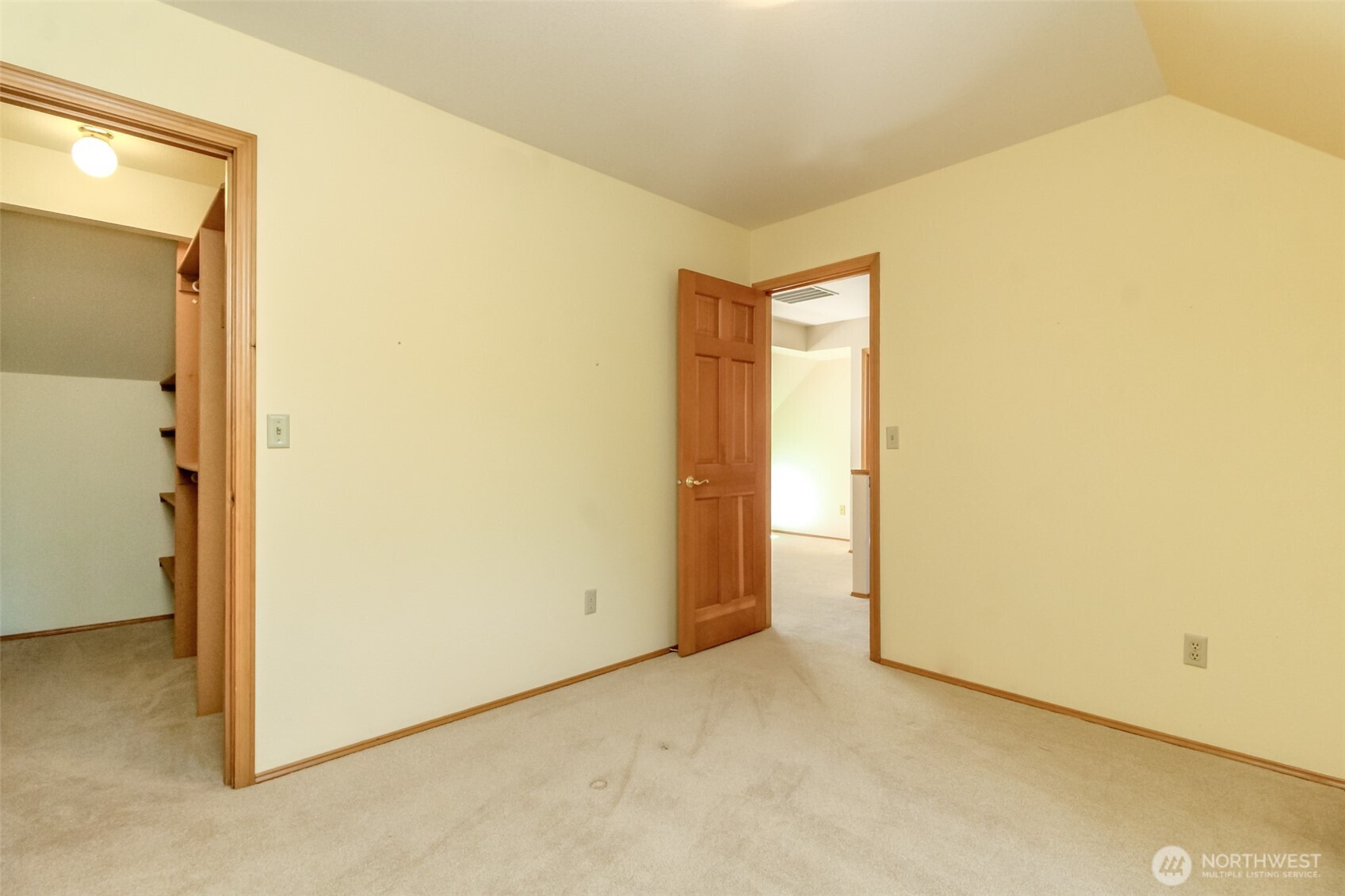 4915 Eagle Creek Lane