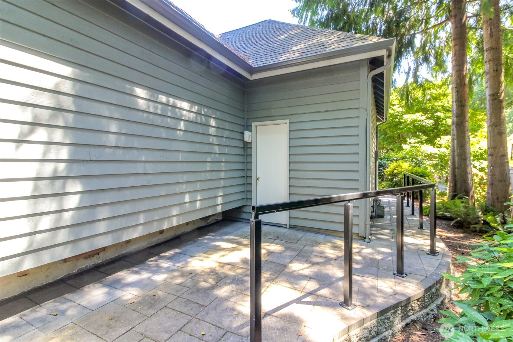 4915 Eagle Creek Lane