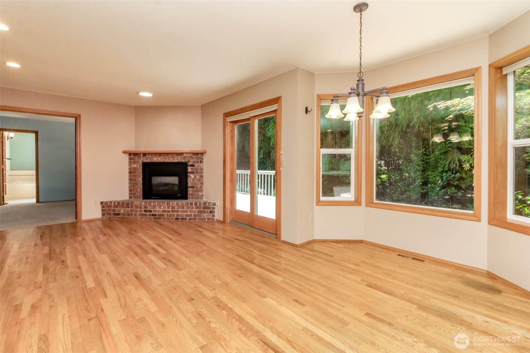 4915 Eagle Creek Lane