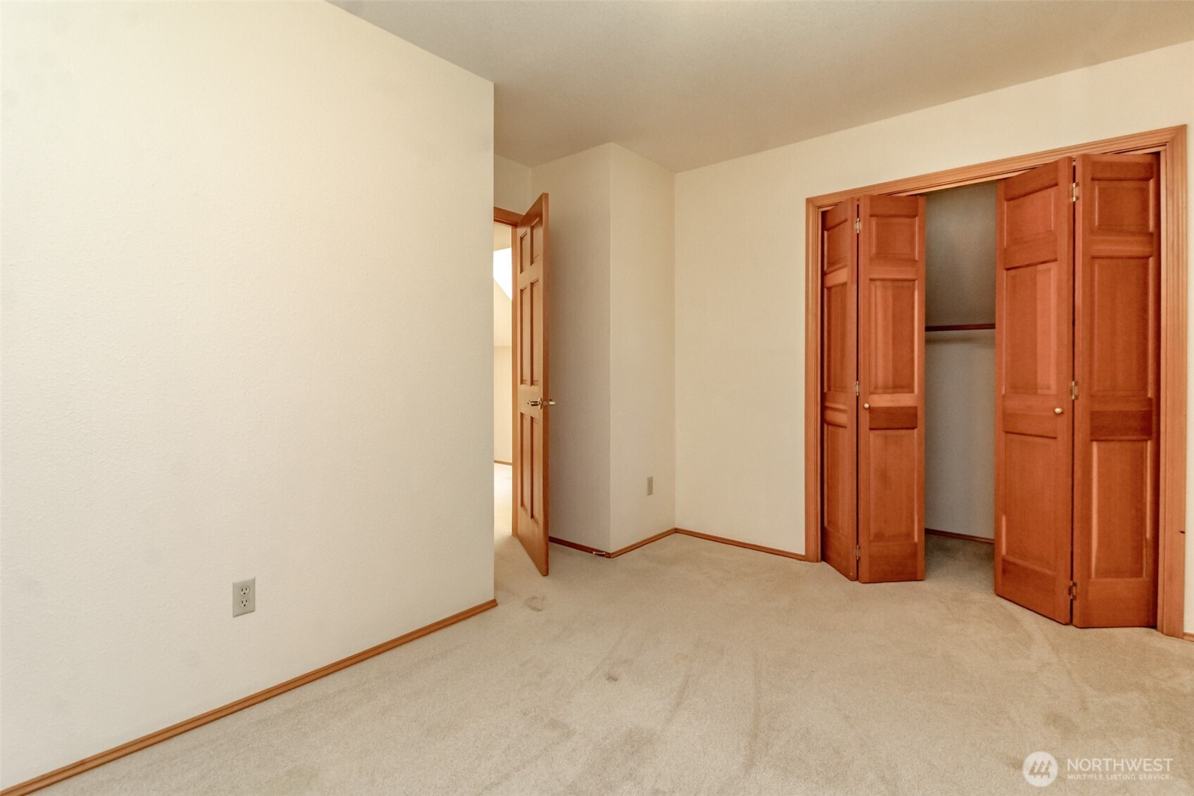 4915 Eagle Creek Lane