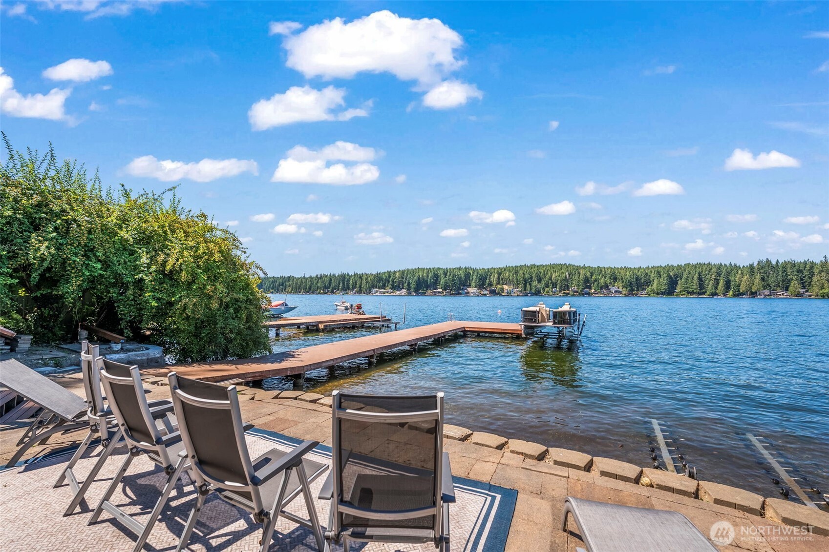 2211 E Mason Lake Drive E