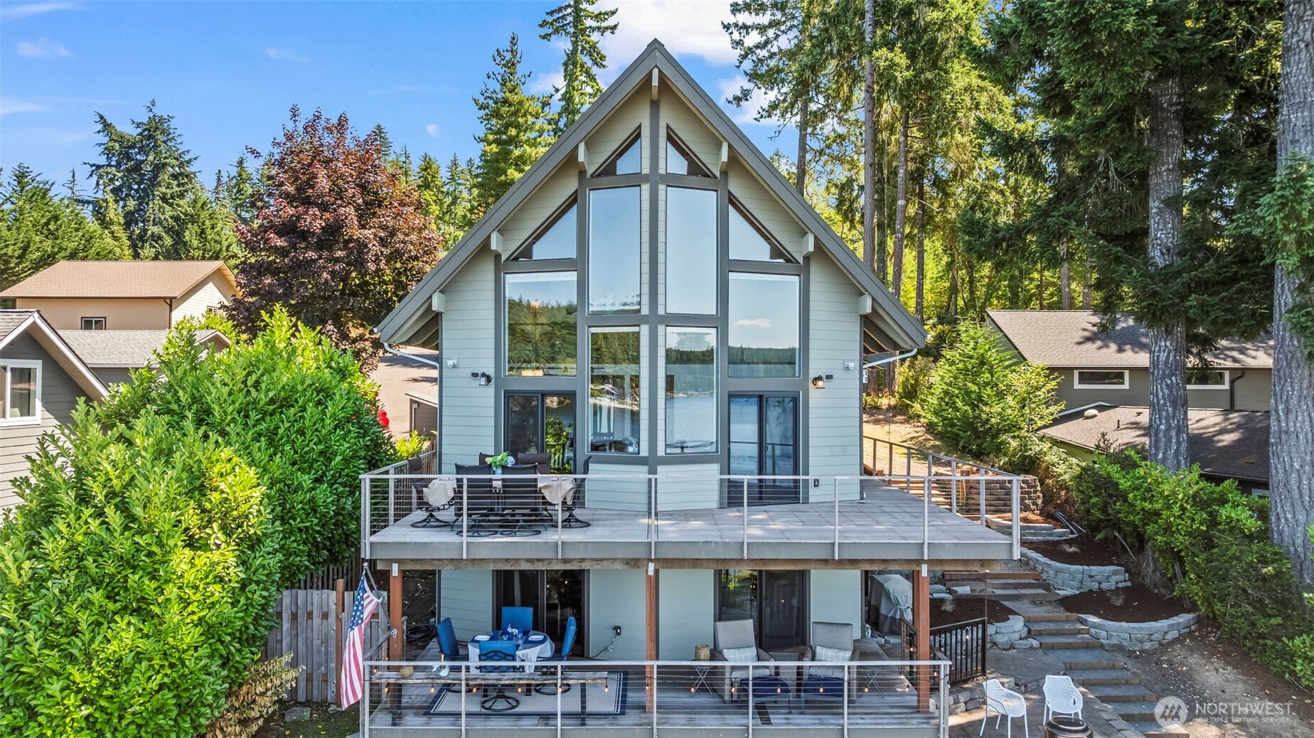 2211 E Mason Lake Drive E