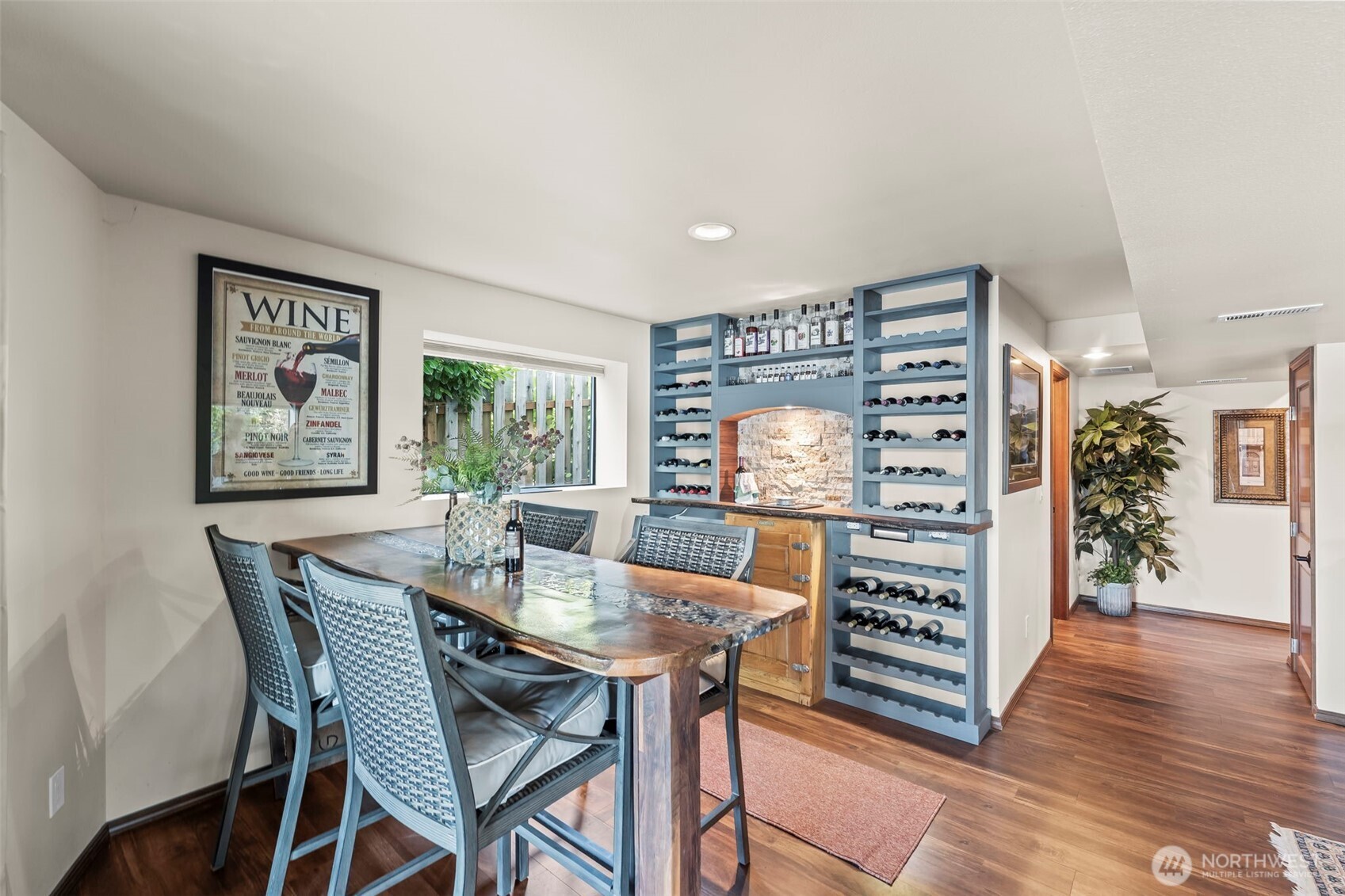 2211 E Mason Lake Drive E
