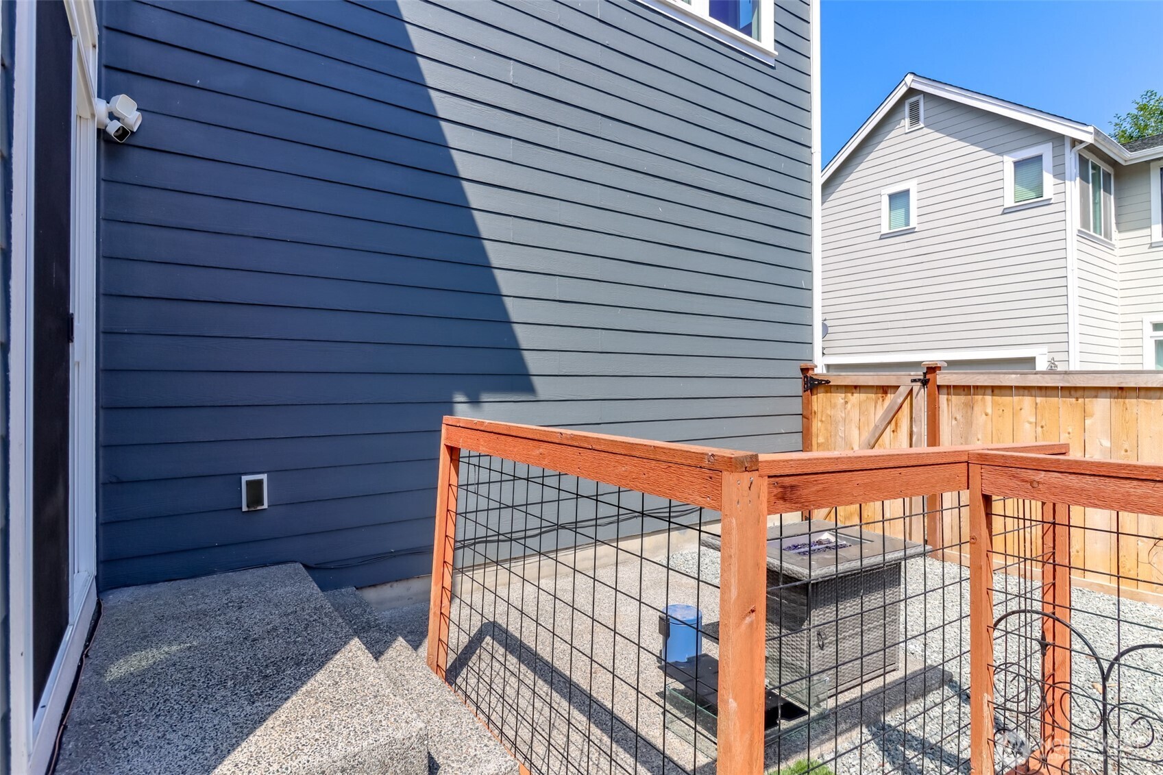 301 Wild Rose St