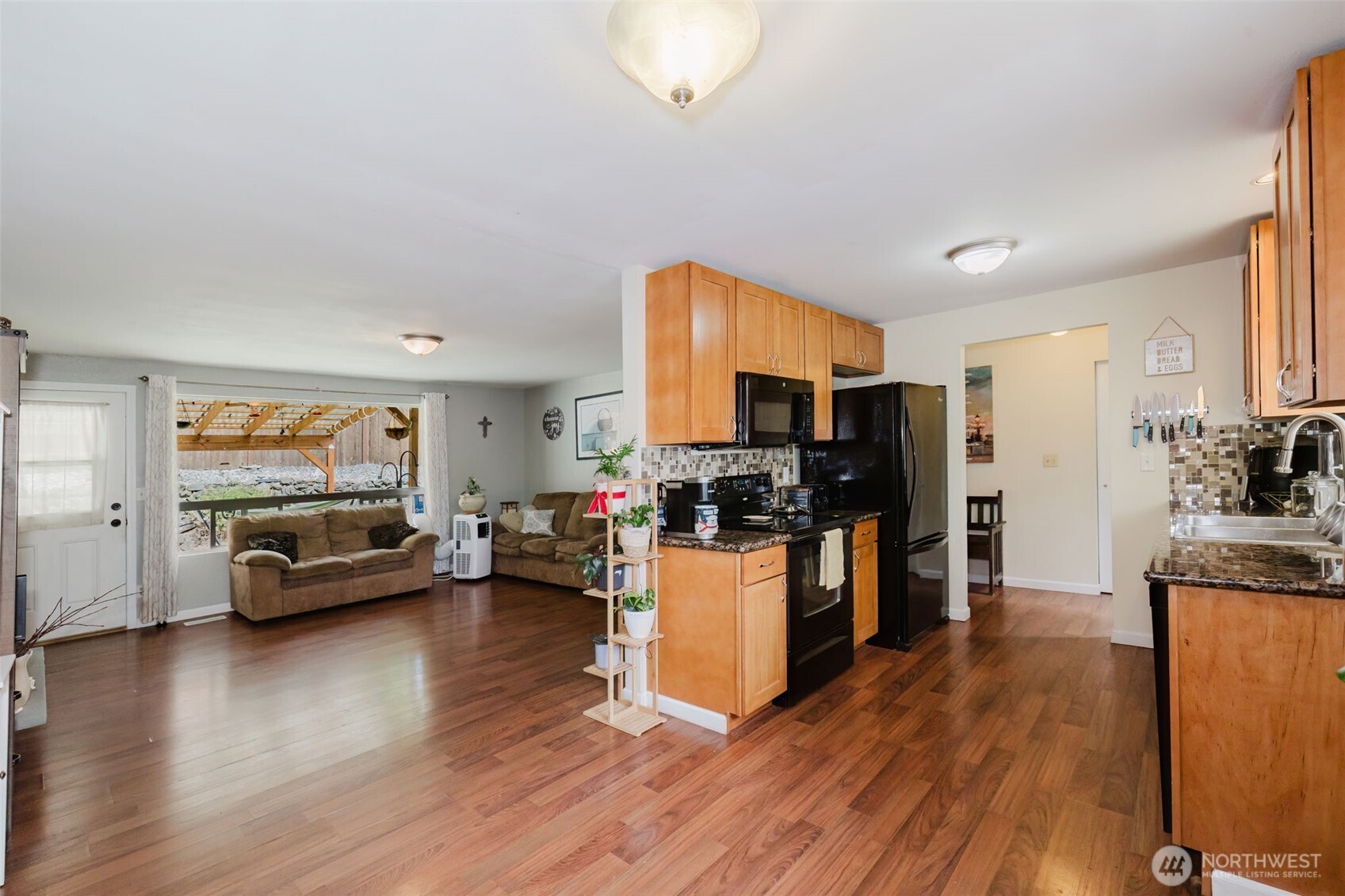 7029 Parkdale Drive NW