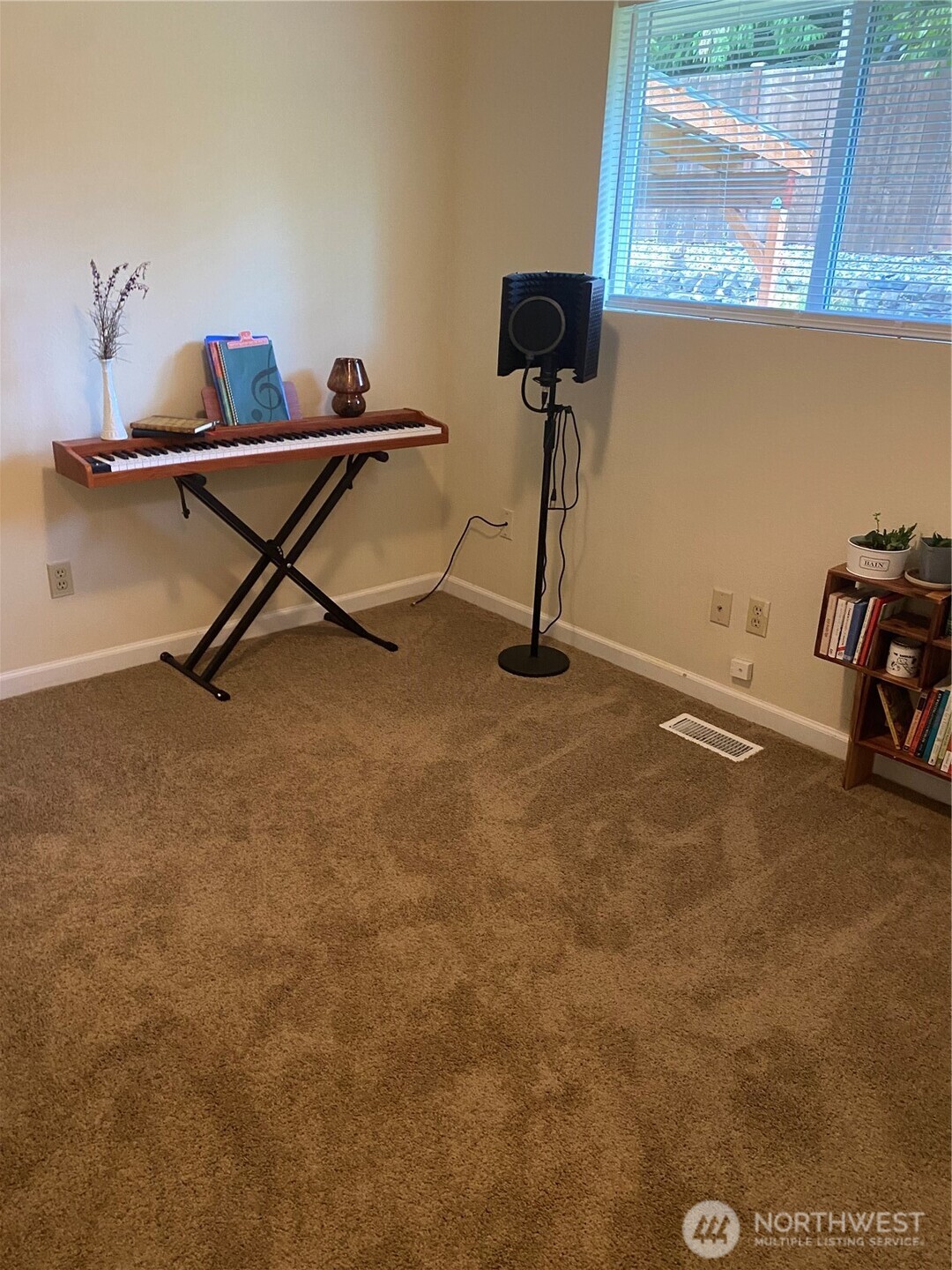 7029 Parkdale Drive NW