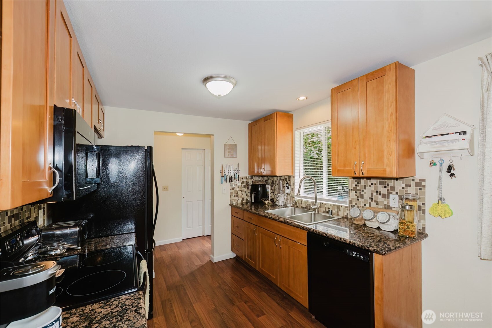 7029 Parkdale Drive NW