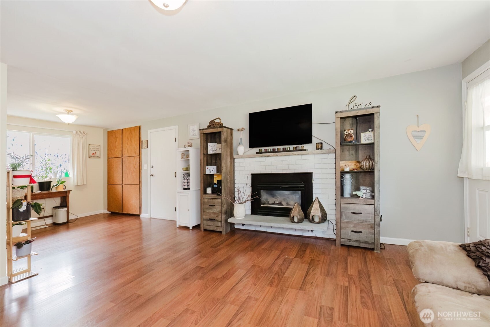 7029 Parkdale Drive NW