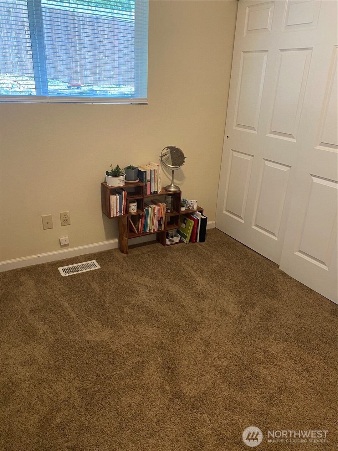 7029 Parkdale Drive NW