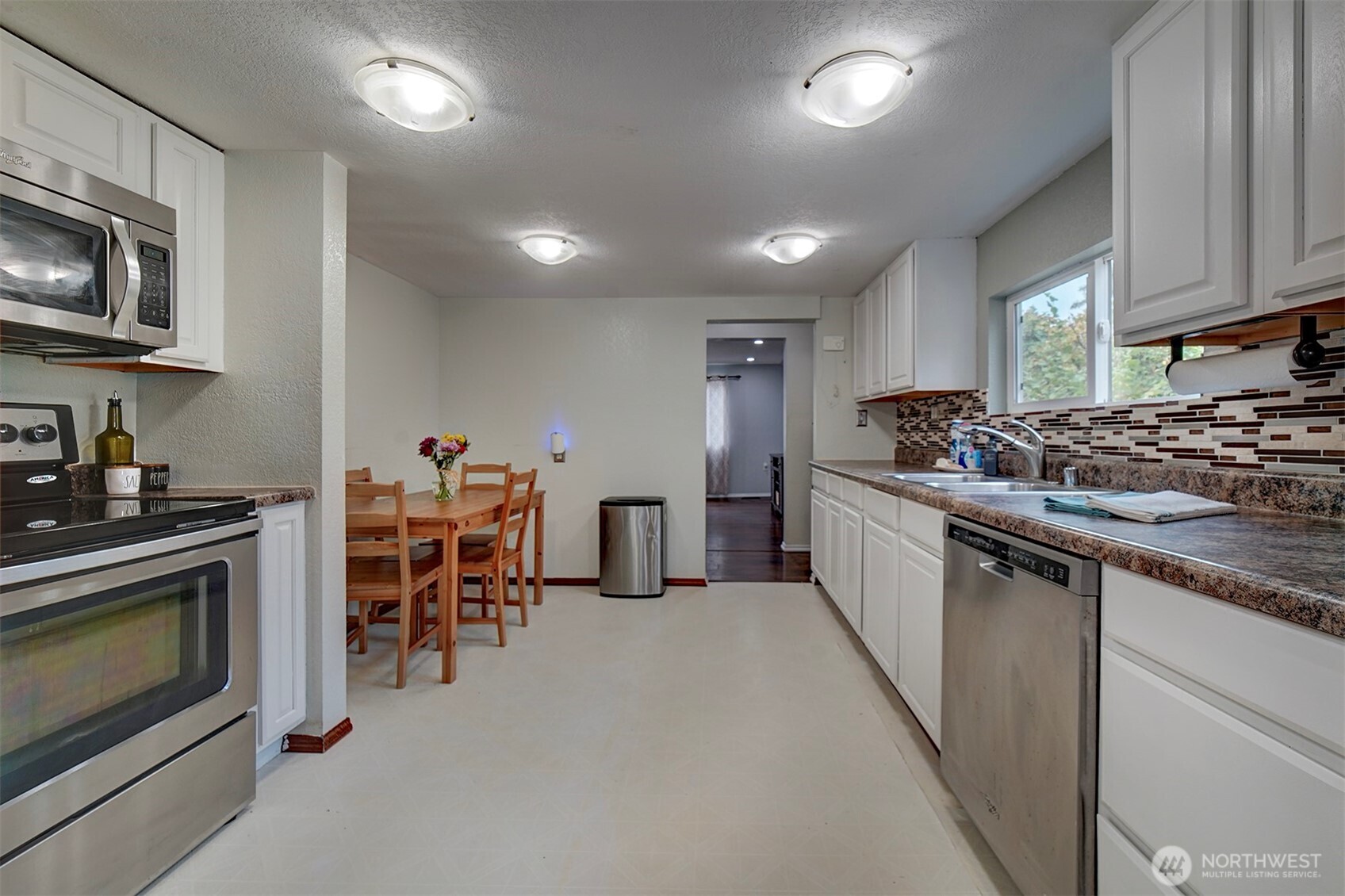 6490 Graceland Avenue NE