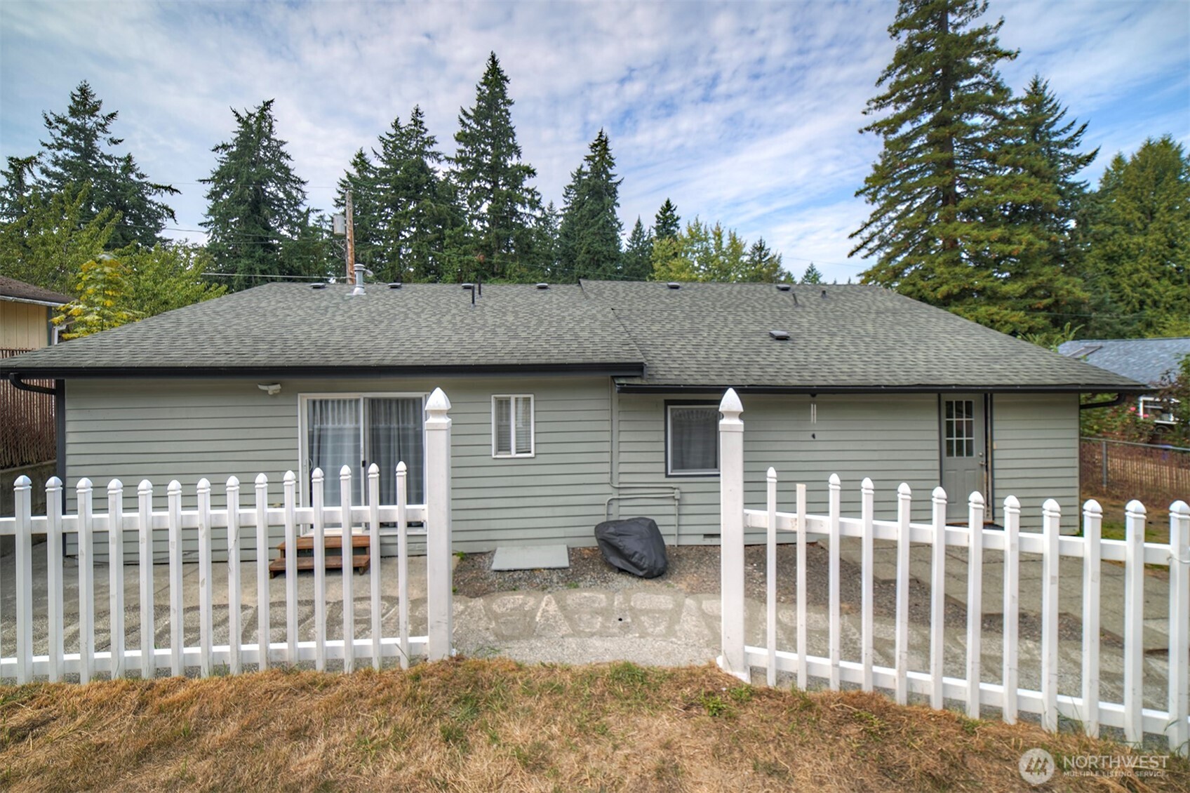 6490 Graceland Avenue NE