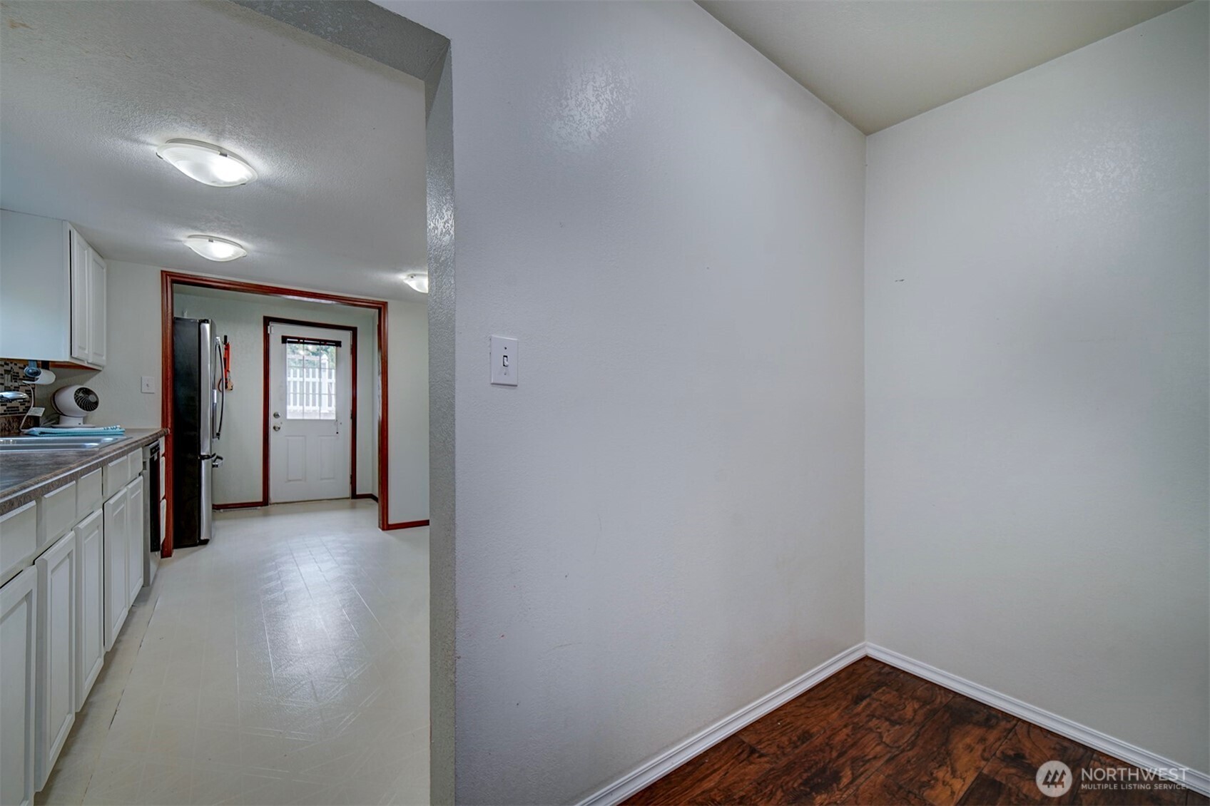 6490 Graceland Avenue NE