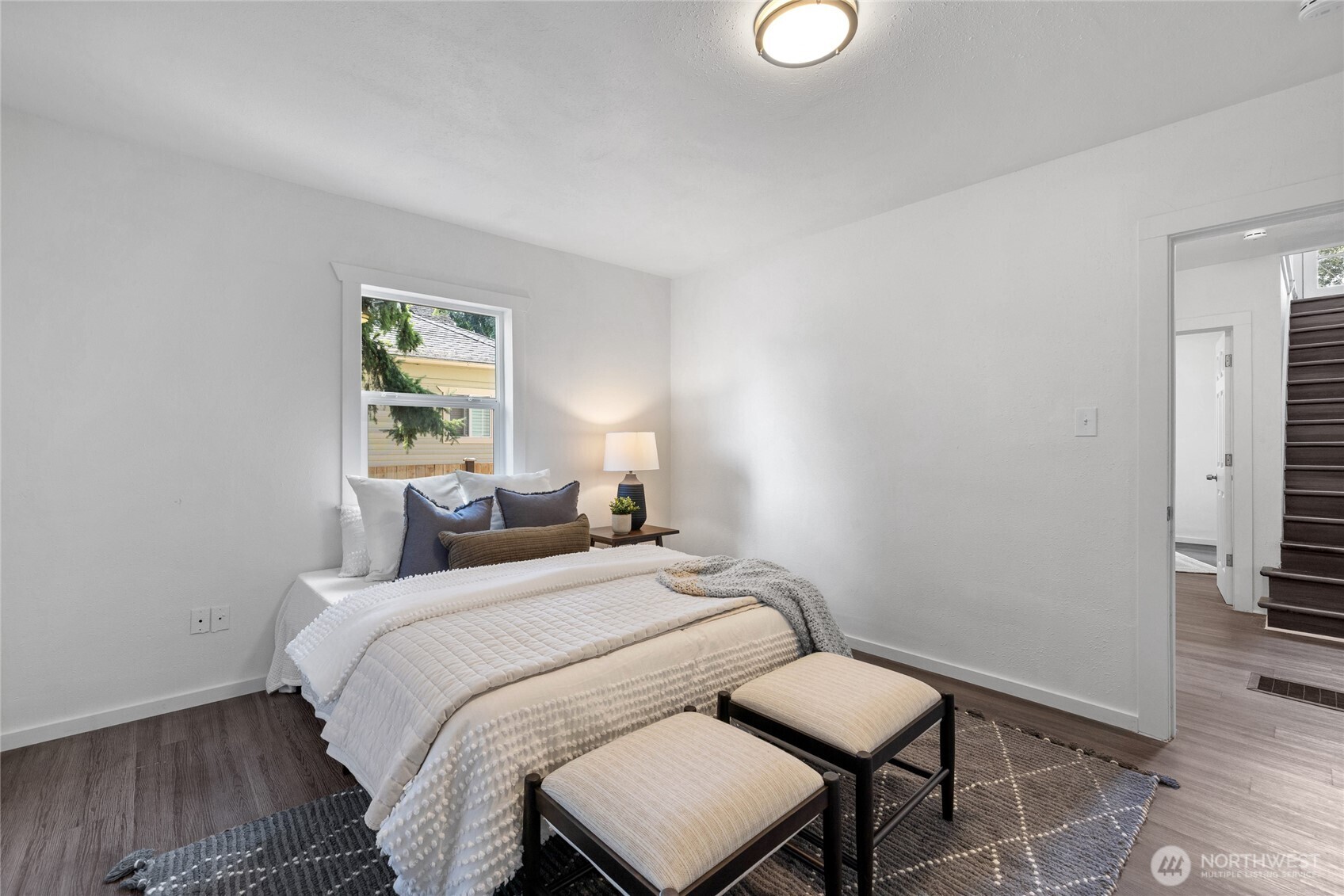 1102 S Ainsworth