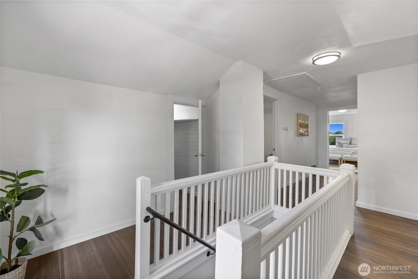 1102 S Ainsworth