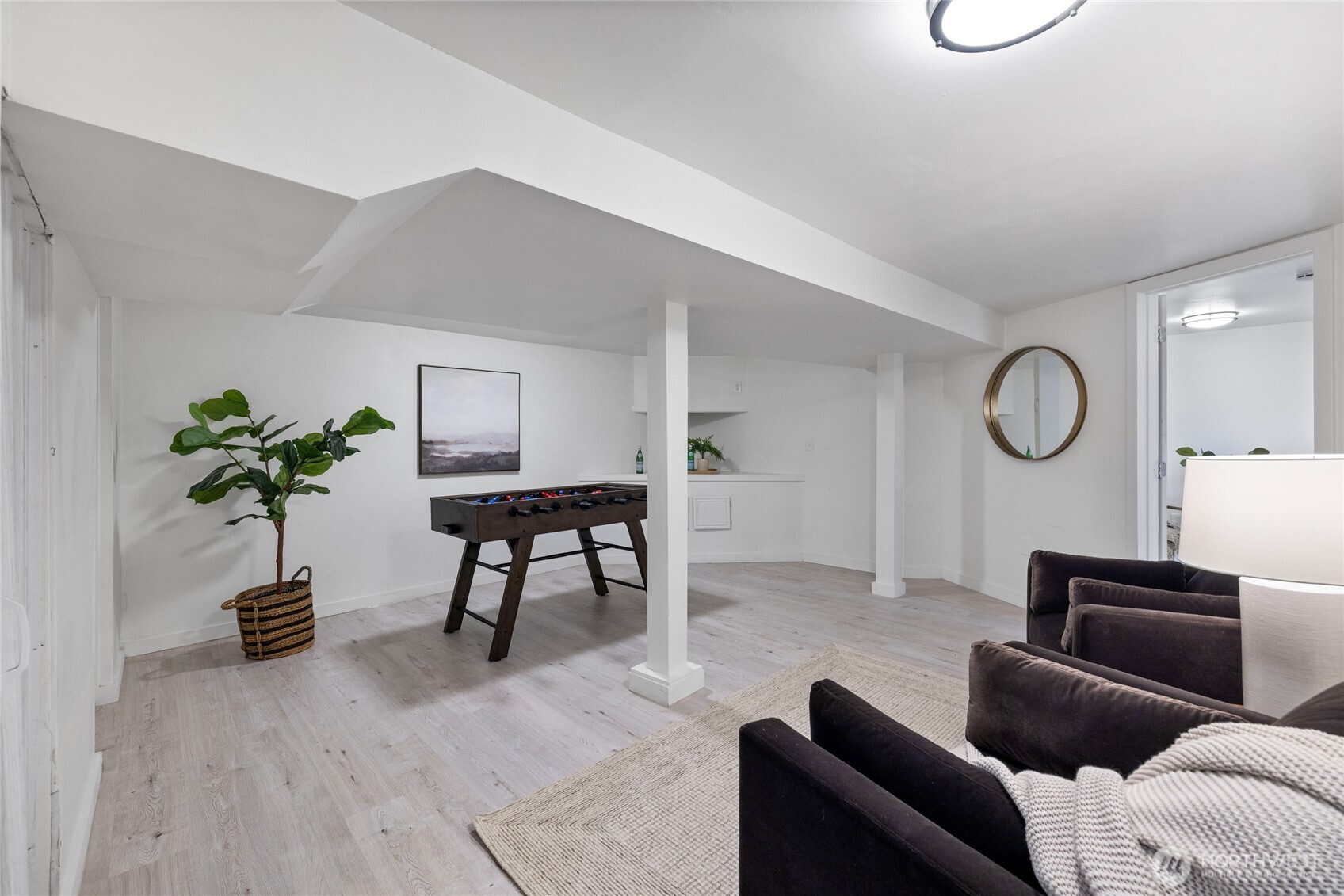 1102 S Ainsworth