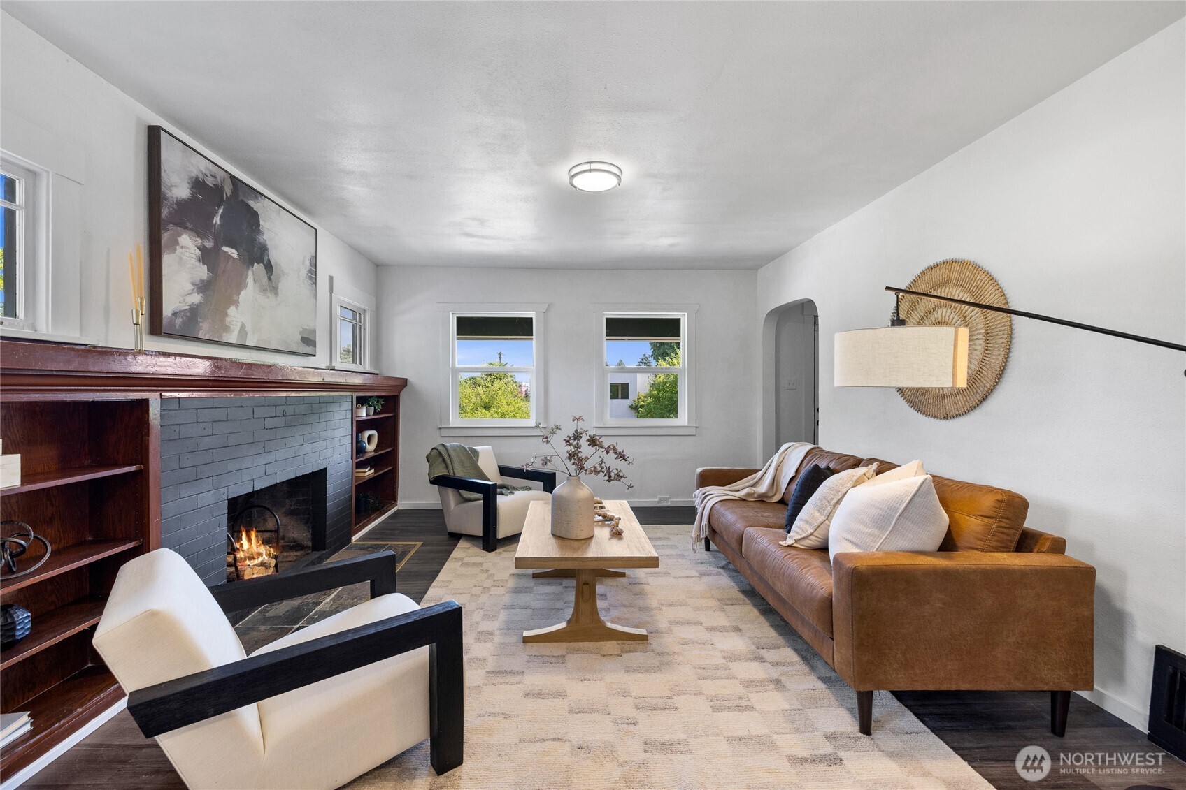 1102 S Ainsworth