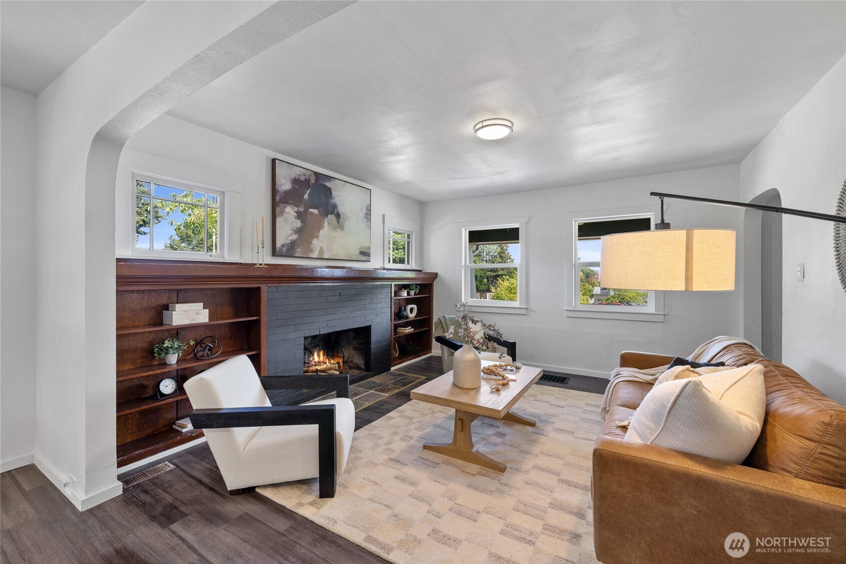 1102 S Ainsworth