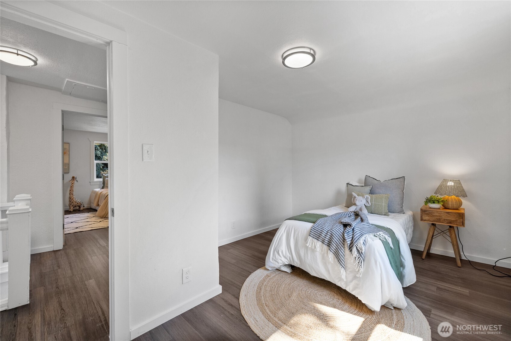 1102 S Ainsworth