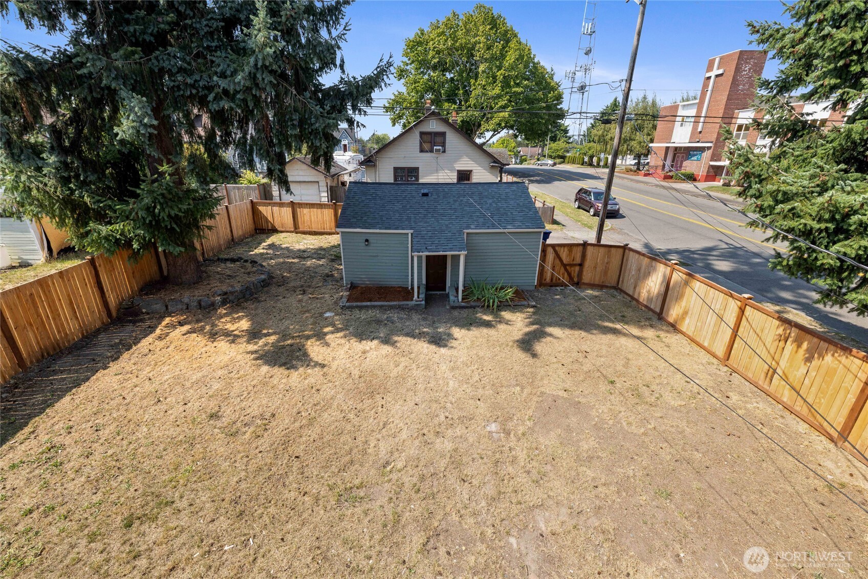 1102 S Ainsworth