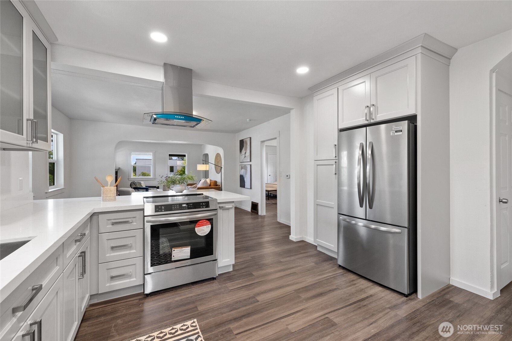 1102 S Ainsworth