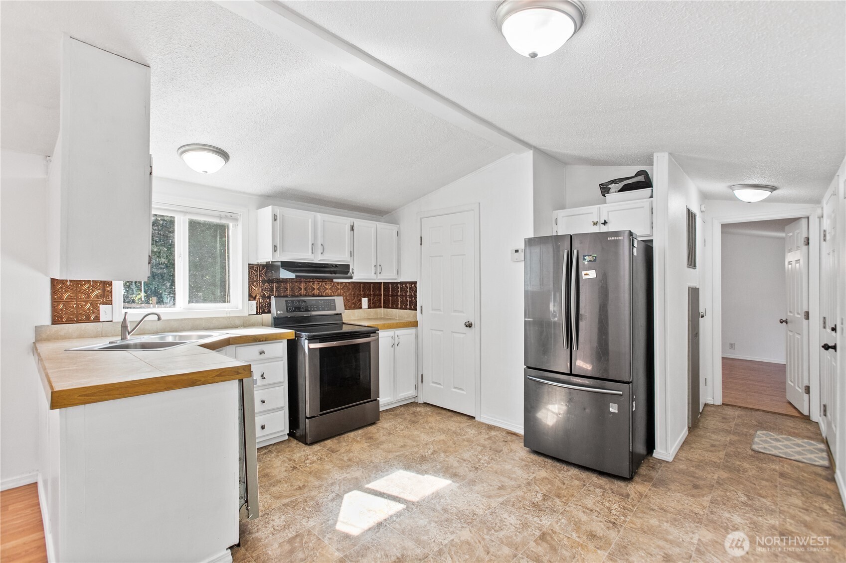 81 E Cedar Grove Lane