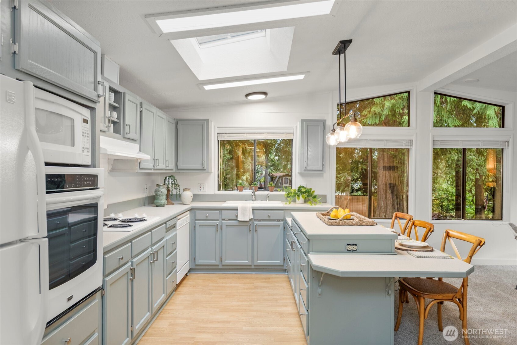 12782 NE Eckern Place