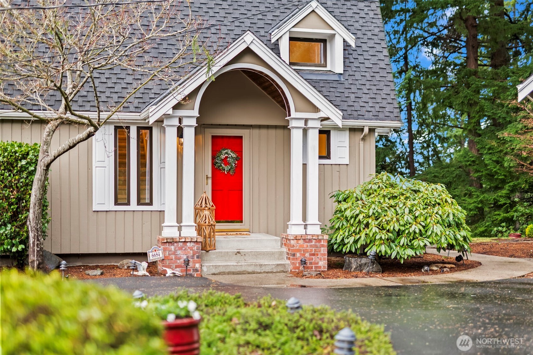 6684 Cromwell Beach Drive NW