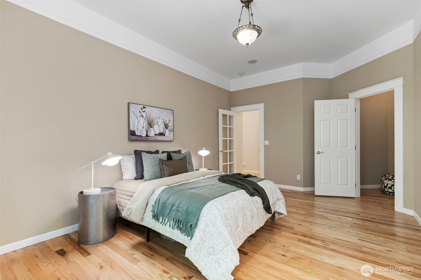 1192 NW Drury Lane