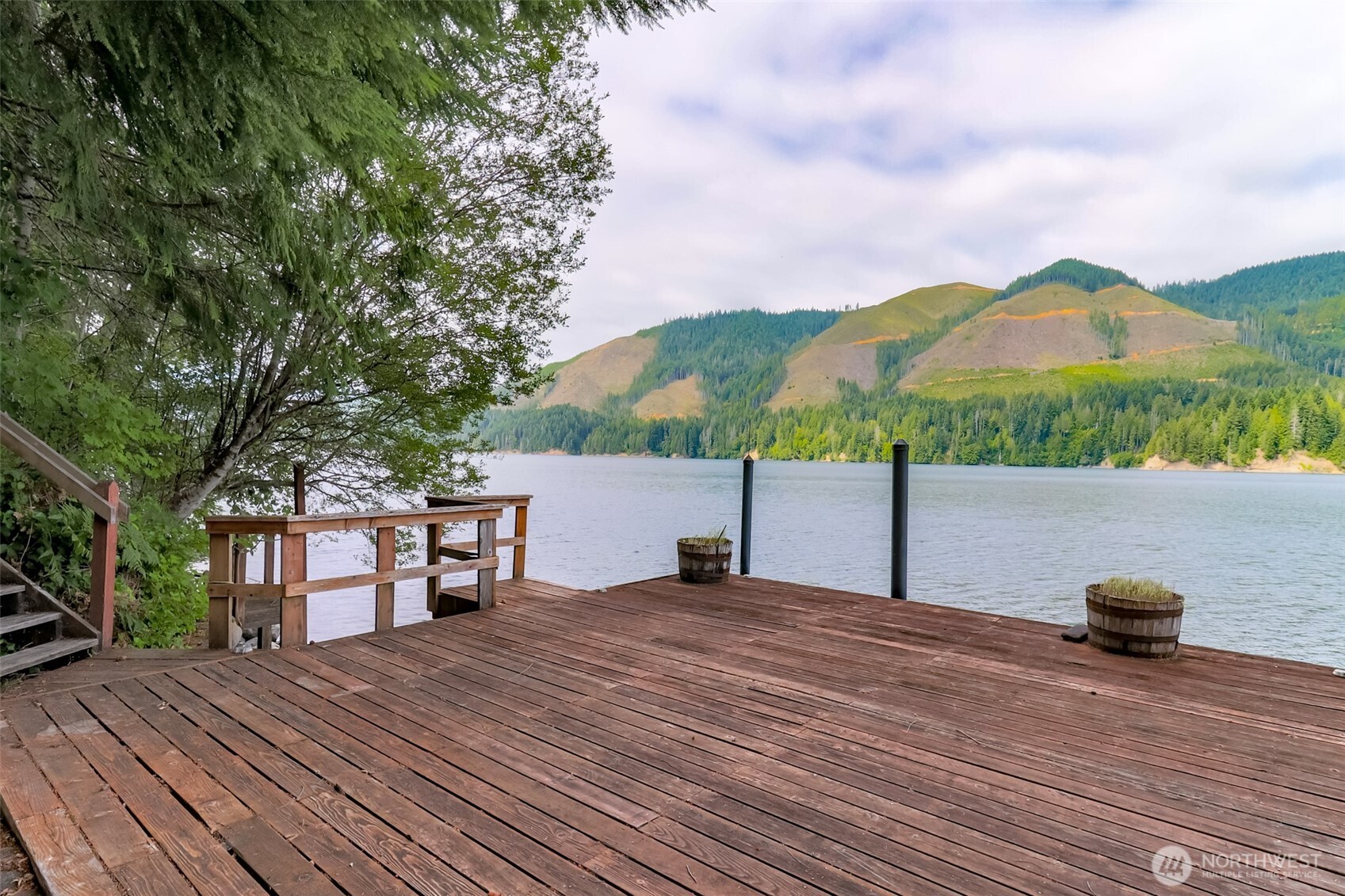 20 N Lakefront Loop
